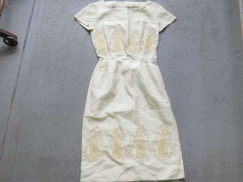 Very old handmade vintage dress - Length: 104cm - Armpit to armpit: 42cm - Bust: 31cm