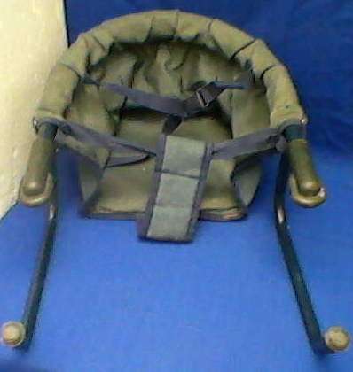 TABLE SEAT FOR TODDLERS (HOOKS ONTO TABLE)
