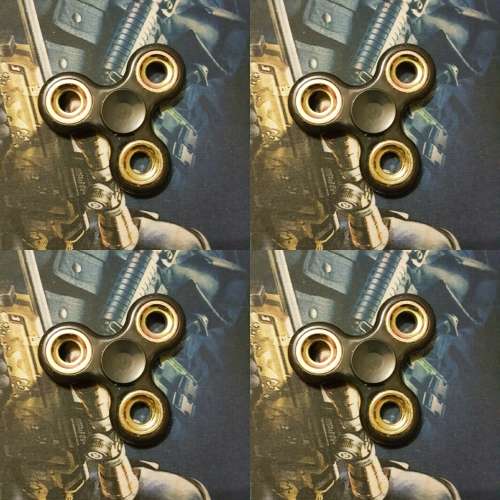 FIDGET SPINNER - BLACK GOLD METAL (LOCAL STOCK)*CHEAPEST SHIPMENT OUT OF ALL SELLERS*