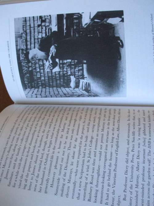 THE MEANING OF EVERTHING The Story of the Oxford English Dictionary. Simon Winchester