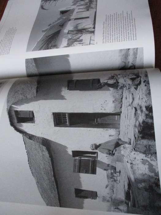 A CAPE CAMERA  The Architectural Beauty of the old Cape  Arthur Elliott and Hans Fransen