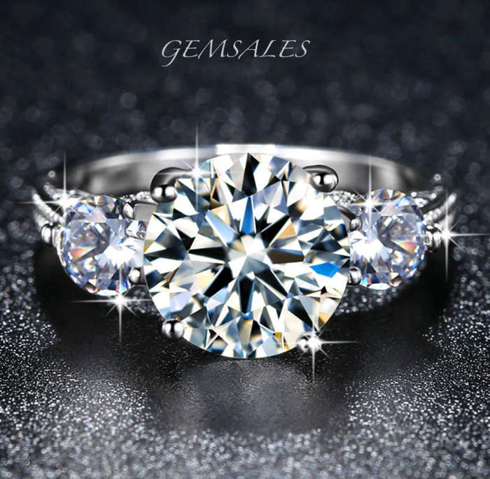 3.86ct. & 2 x 0.79ct TRILOGY  CZ *BRILLIANT CUT*  SIZES AVAILABLE       7  /  8
