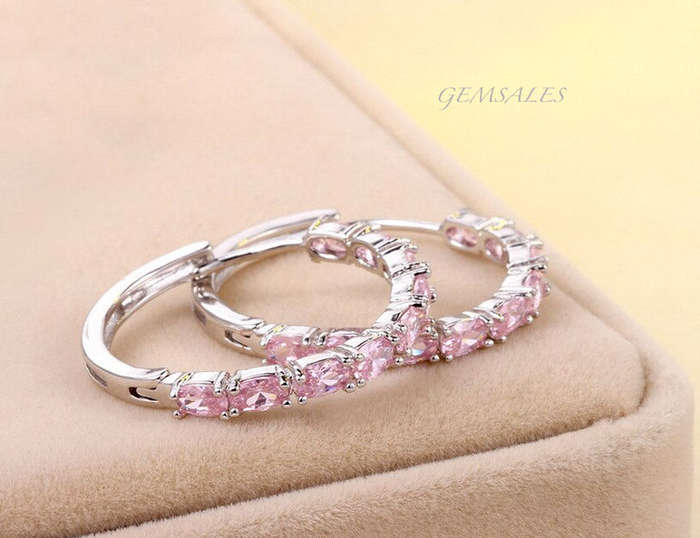 9 OVAL CUT PINK TOPAZ CZ ***ELEGANT & STYLISH***  MEASURING + - 2.8cm