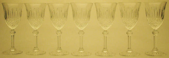 REDUCED!!! SEVEN STUNNING CRYSTAL WINE GLASSES - ONE BID FOR ALL!!!!!!!!!!