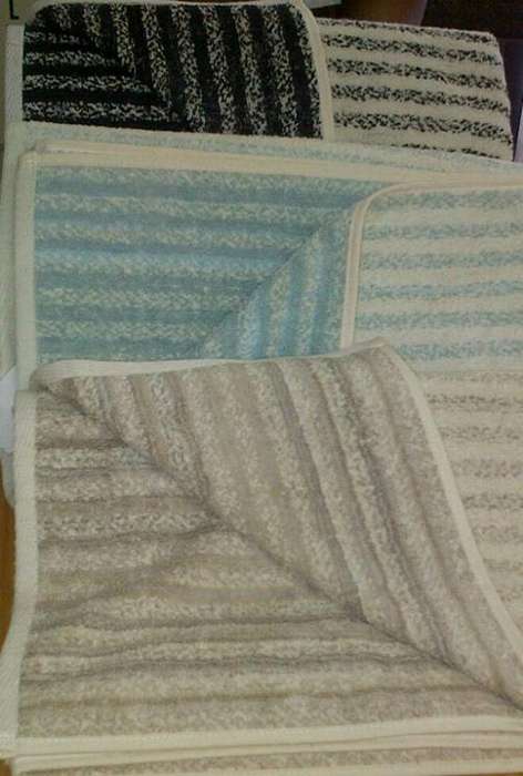 Glodina Stripe bath towels R50 ea