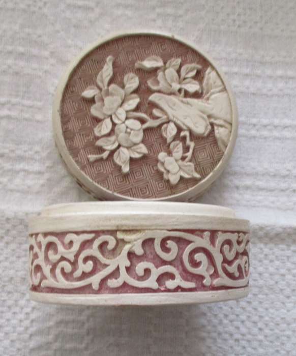 Chinese Round  Trinket Box