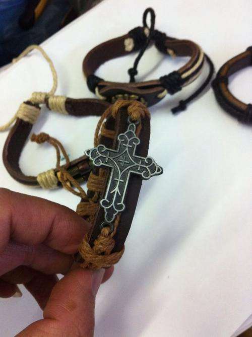 Hot Seller !!! -- European Fashion Genuine Leather Bracelet