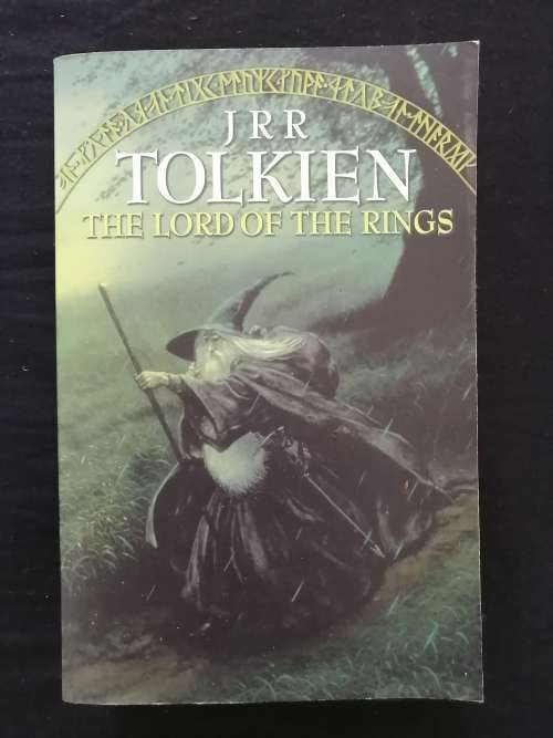 Classics | J.R.R. Tolkien - Lord of The Rings Book