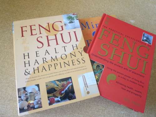 FENG SHUI - HEALTH, HARMONY & HAPPINESS  by Gill Hale and Mark Evans respectively (SLIPCASE)