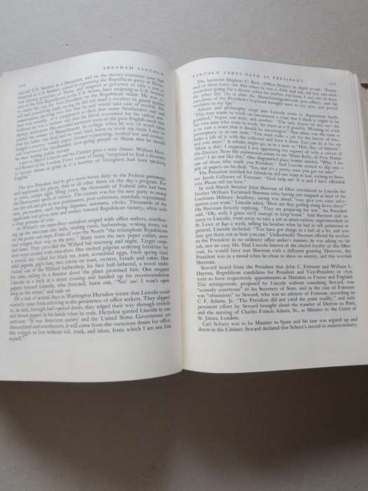 ABRAHAM LINCOLN `The Prairie Years and The War Years` by Carl Sandburg