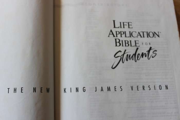 LIFE APPLICATION BIBLE FOR STUDENTS.