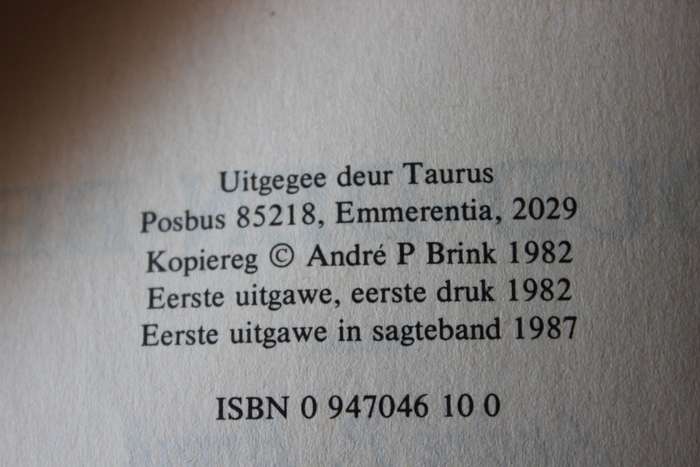 HOUD-DEN-BEK. André P. Brink.