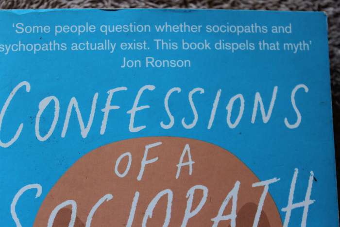 CONFESSIONS OF A SOCIOPATH. M.E. Thomas.