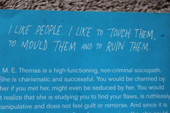 CONFESSIONS OF A SOCIOPATH. M.E. Thomas.