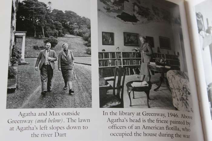 LAURA THOMPSON. AGATHA CHRISTIE. An English Mystery.