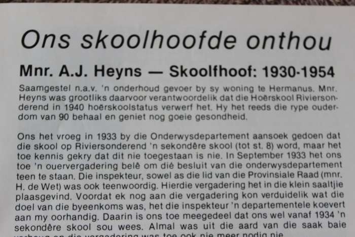 HOËRSKOOL RIVIERSONDEREND. Feesblad 1940-1990.