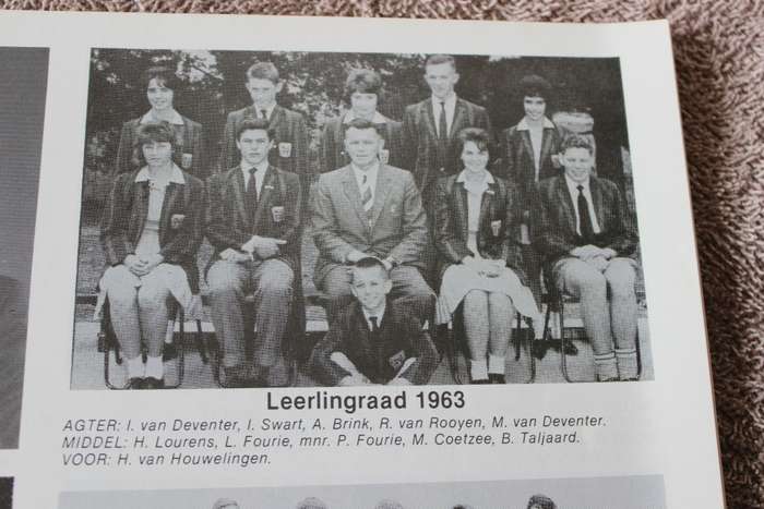 HOËRSKOOL RIVIERSONDEREND. Feesblad 1940-1990.