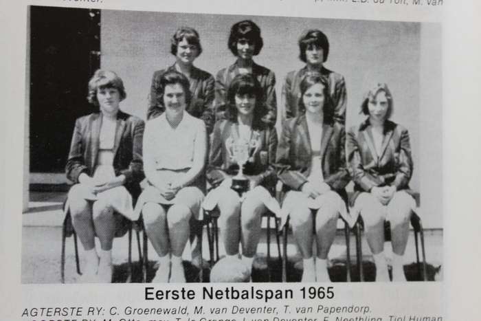 HOËRSKOOL RIVIERSONDEREND. Feesblad 1940-1990.