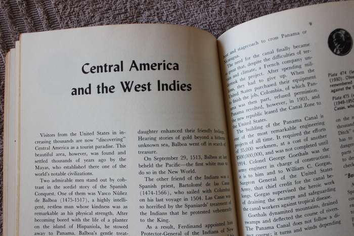 TREASURY OF THE WORLD`S COINS  by Fed Reinfeld
