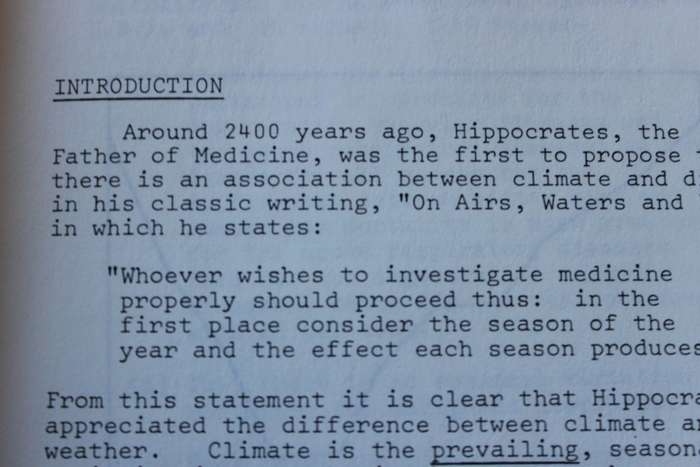 MEDICINE IN A TROPICAL ENVIRONMENT. Edited by J.H.S. Gear.   (W)