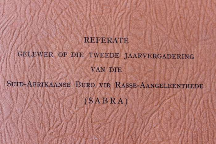 DIE NATUREL IN DIE SUID-AFRIKAANSE NYWERHEIDSLEWE. (Referate Tweede Jaarvergadering 1951. SABRA) (P)