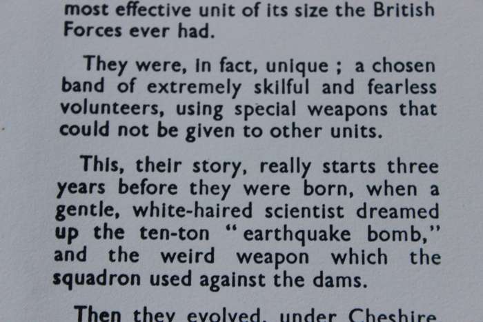 THE DAM BUSTERS by Paul Brickhill. (Second World War)   (P)