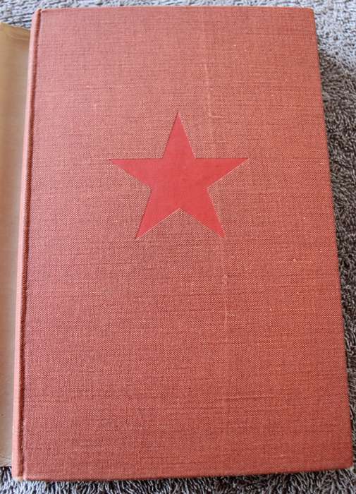 LIFE IN RUSSIA by John Lawrence. (WWII years)   (P)