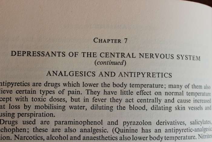 ACTIONS AND USES OF DRUGS by Norman Sapeika. (All who need info on drugs)   (W)
