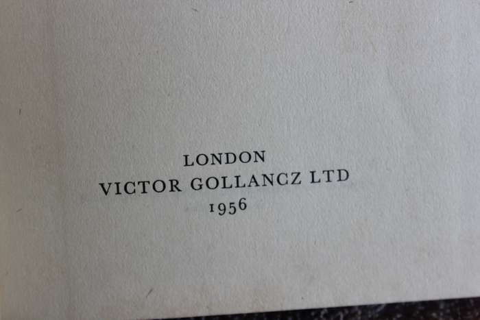 SIX FEET OF THE COUNTRY. Short Stories by Nadine Gordimer.   (W)
