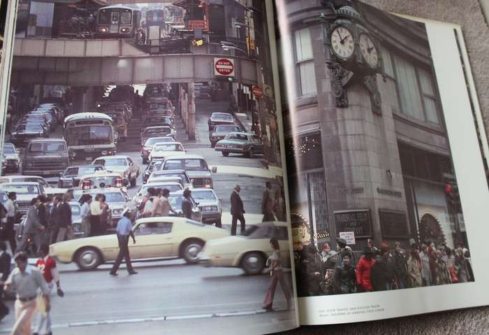CHICAGO. Text Robert Cromie, Photography by Archie Lieberman.  (W)