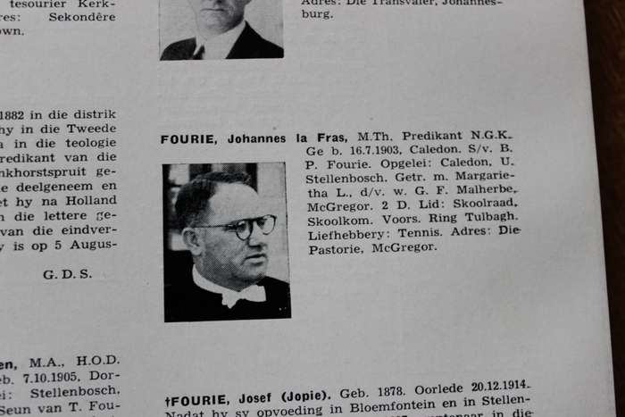 DIE AFRIKANER-PERSONEREGISTER 1942.    (P)