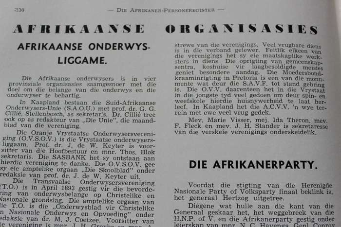 DIE AFRIKANER-PERSONEREGISTER 1942.    (P)