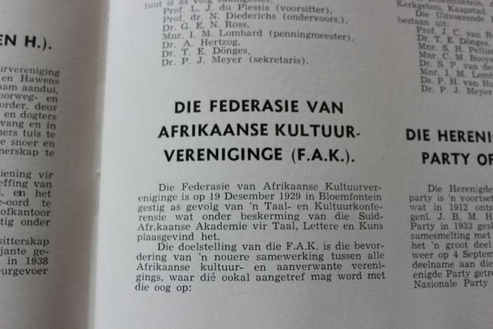 DIE AFRIKANER-PERSONEREGISTER 1942.    (P)