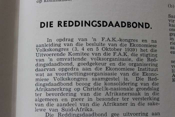 DIE AFRIKANER-PERSONEREGISTER 1942.    (P)