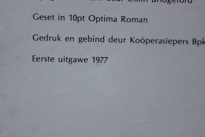 KRONIEKE VAN 'N KERK. Piet Meiring. (Die NGK as instelling in Afrikaner-volkslewe)