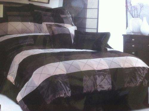 BRAND NEW ELEGENT DISGEN COMFORTER SET QUEEN BED SIZE******