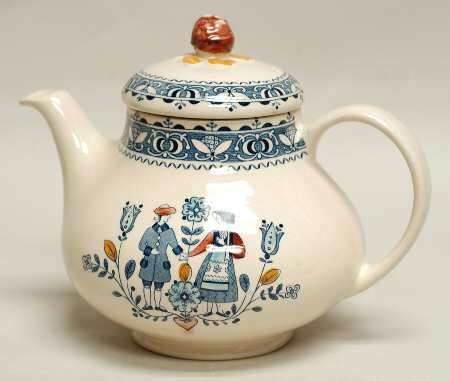 Johnson Brothers 'Hearts & Flowers' Teapot