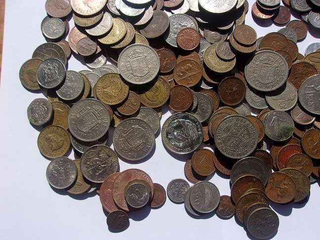 1,3 kilogram lot of world coins for 1 bid