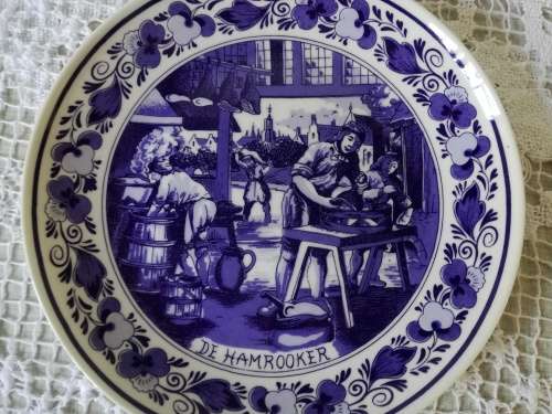 DELFTWARE - HOLLAND - 'DE HAMROOKER' DECORATIVE PLATE - 18 CM