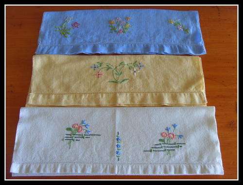 3 x VINTAGE EMBROIDERED HAND TOWELS