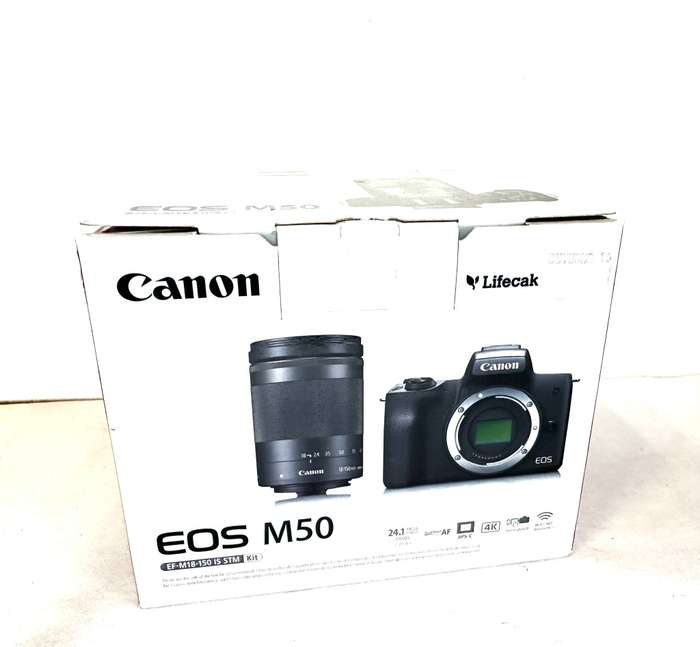 Canon EOS M50 Mirrorless camera with 18-150mm Lens & accessories excellent condition as new
