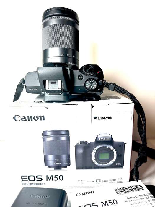 Canon EOS M50 Mirrorless camera with 18-150mm Lens & accessories excellent condition as new