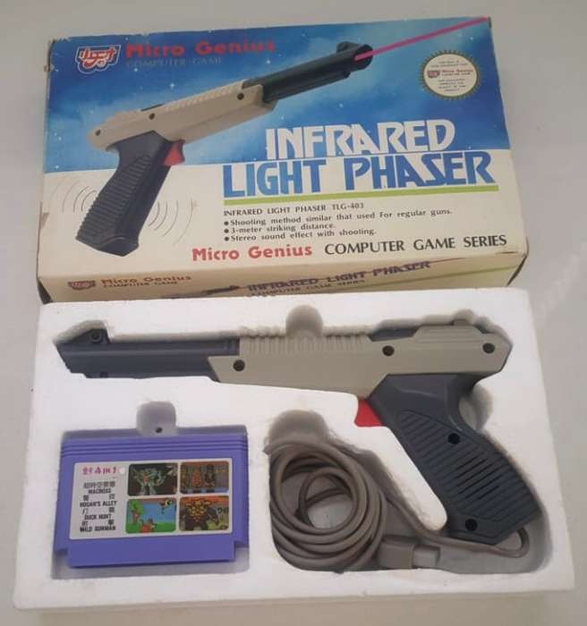 Old 8 Bit Infrared Light Phaser Gun in Original Box