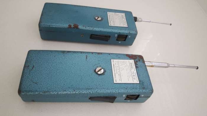 2 VINTAGE TOKAI MODEL TC 512 CITIZEN BAND TRANSCEIVER WALKIE TALKIE RADIOS