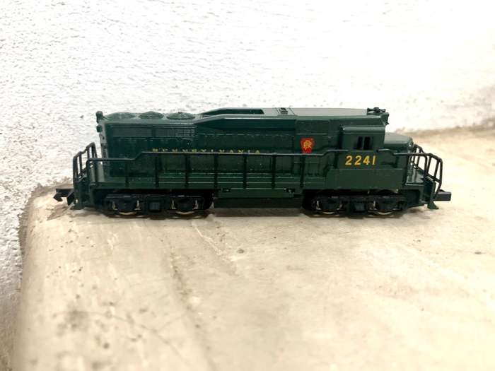 Arnold N Scale Locomotives