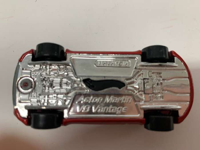 Hot Wheels Astin Martin V8 Vantage
