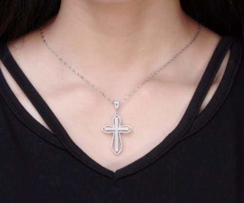 exquisite s925 swarovski crystal cross necklace