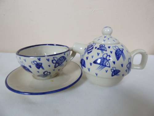 AN AWESOME "COLOURFUL" CERAMIC "TEA-FOR-ONE" TEA CUP, SAUCER AND TEAPOT COMBO SET!!