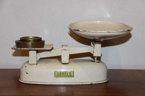 A FABULOUS VINTAGE HARPER SCALE IN ITS ORIGINAL CONDITION WITH WEIGHTS ! STUNNING ON DISPLAY!