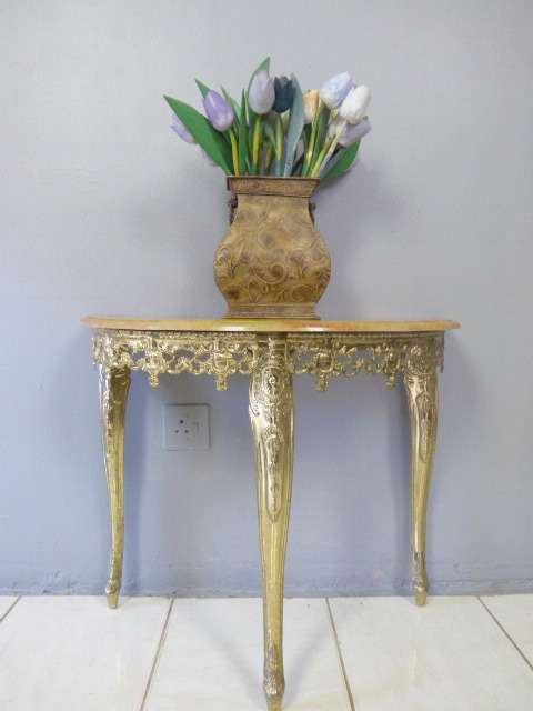 AN ABSOLUTELY GORGEOUS SOLID MARBLE & BRASS QUEEN ANNE HALF MOON TABLE IN FANTASTIC CONDITION!!!!!!!